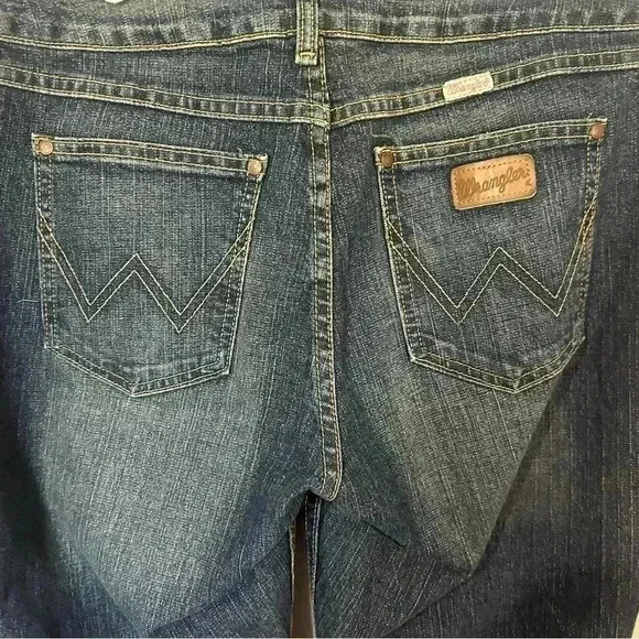 Wrangler Premium Patch jeans. Darker denim wash size 11/12 x 34 length Low Rise - Picture 8 of 12
